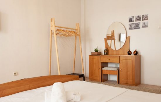 Urban Comfort 2 Apartment - Bedroom