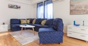 Urban Star Apartment – Living room