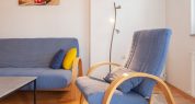 Urban Blue Heaven Apartment – Living room