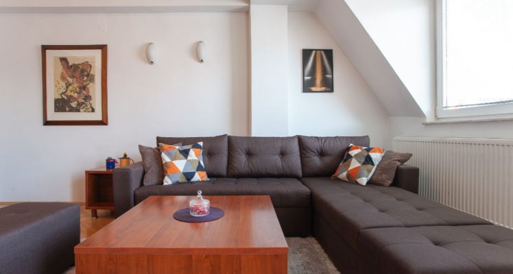 Urban Comfort Apartment – Living room