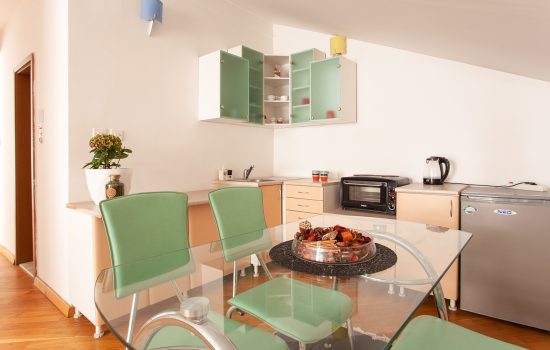 Urban Top Apartment - Kitchen, dining area