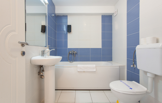 Urban Confluence Apartment - Bathroom