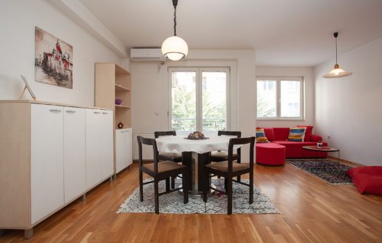 Urban Red Apartment - Living room, in room dining