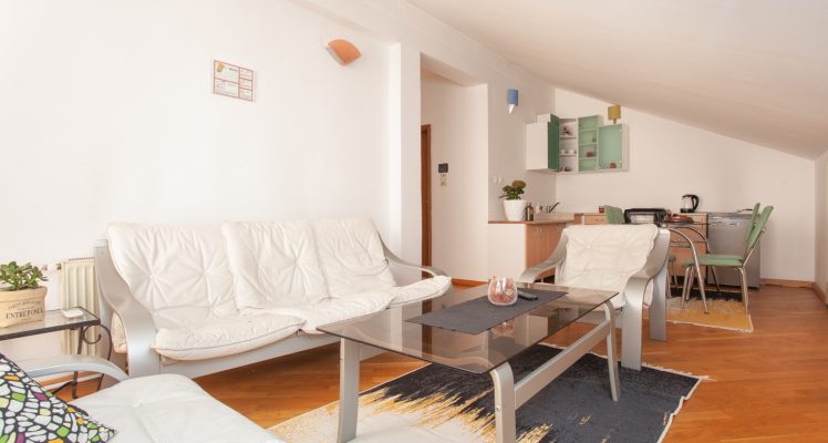 Urban Top Apartment – Living room